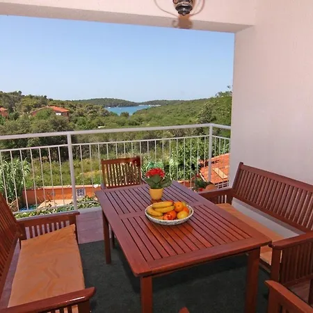 Spacious Apartment Pula In Istria, Croatia *